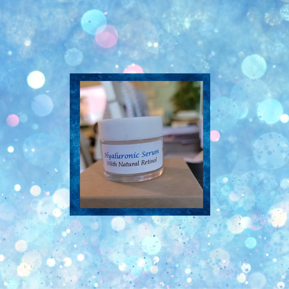 Hyaluronic Serum with Natural Retinol